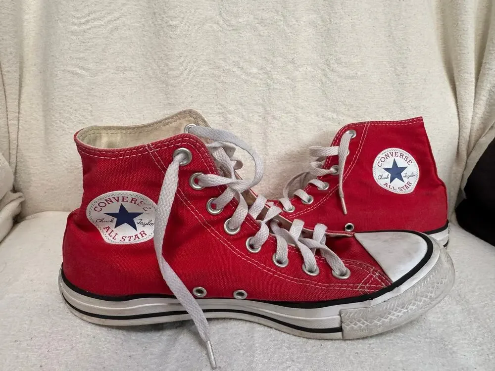 Converse Chuck Taylor, high tops Red size men’s seven or women’s nine